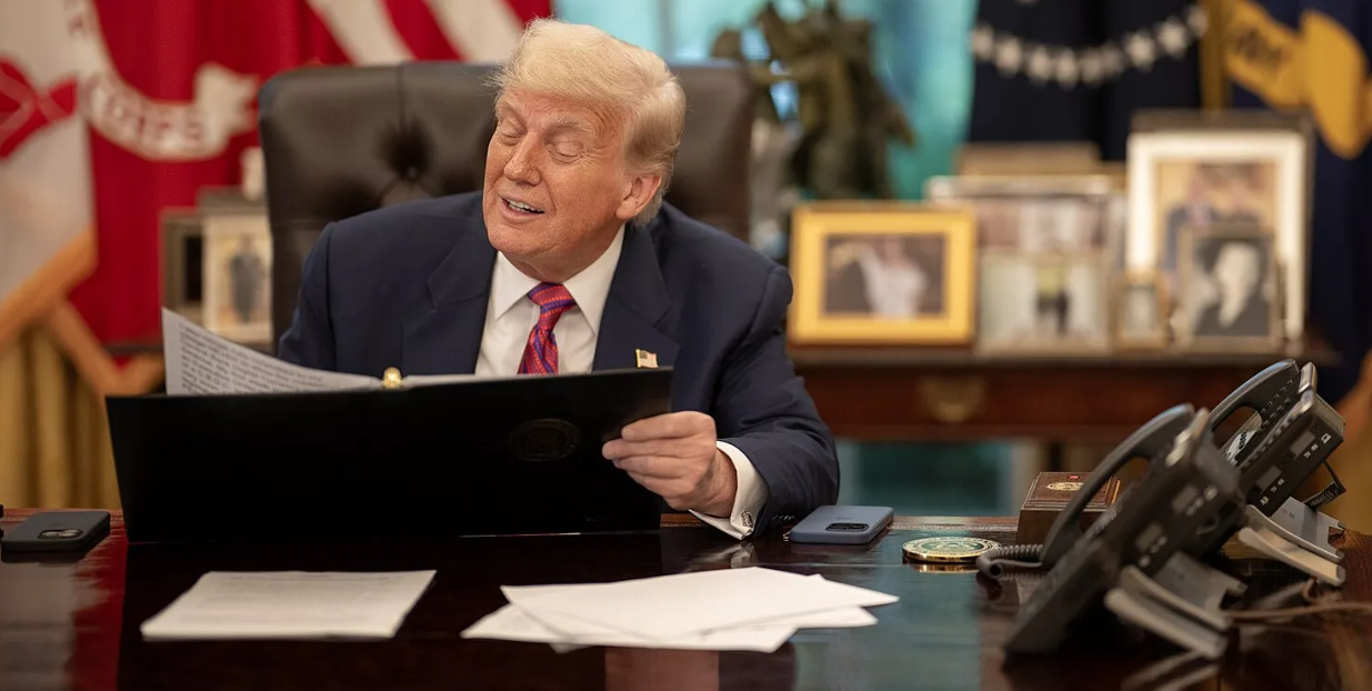 Trump Pushes Crypto